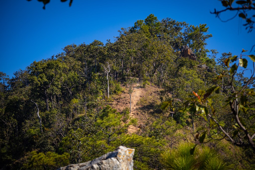 จุดเนินชันมีเชือก 